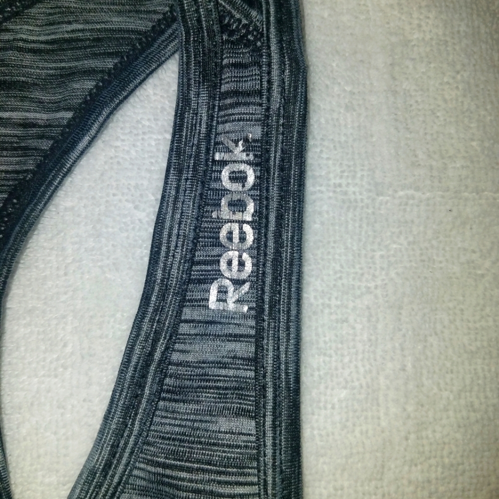 4 Tops + *FREE NEW Jump Rope!* - Picture 8 of 12